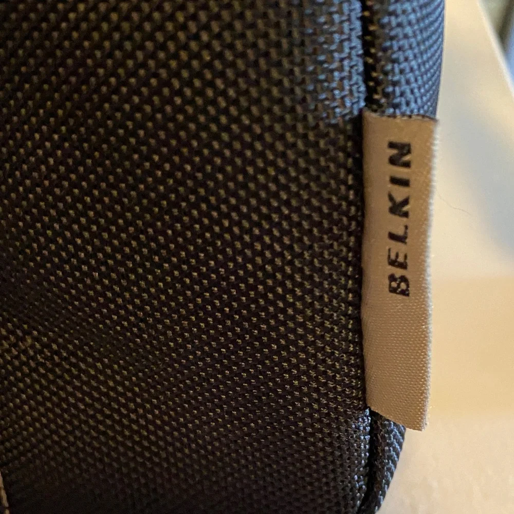 belkin Black Laptop Briefcase with Shoulder Strap